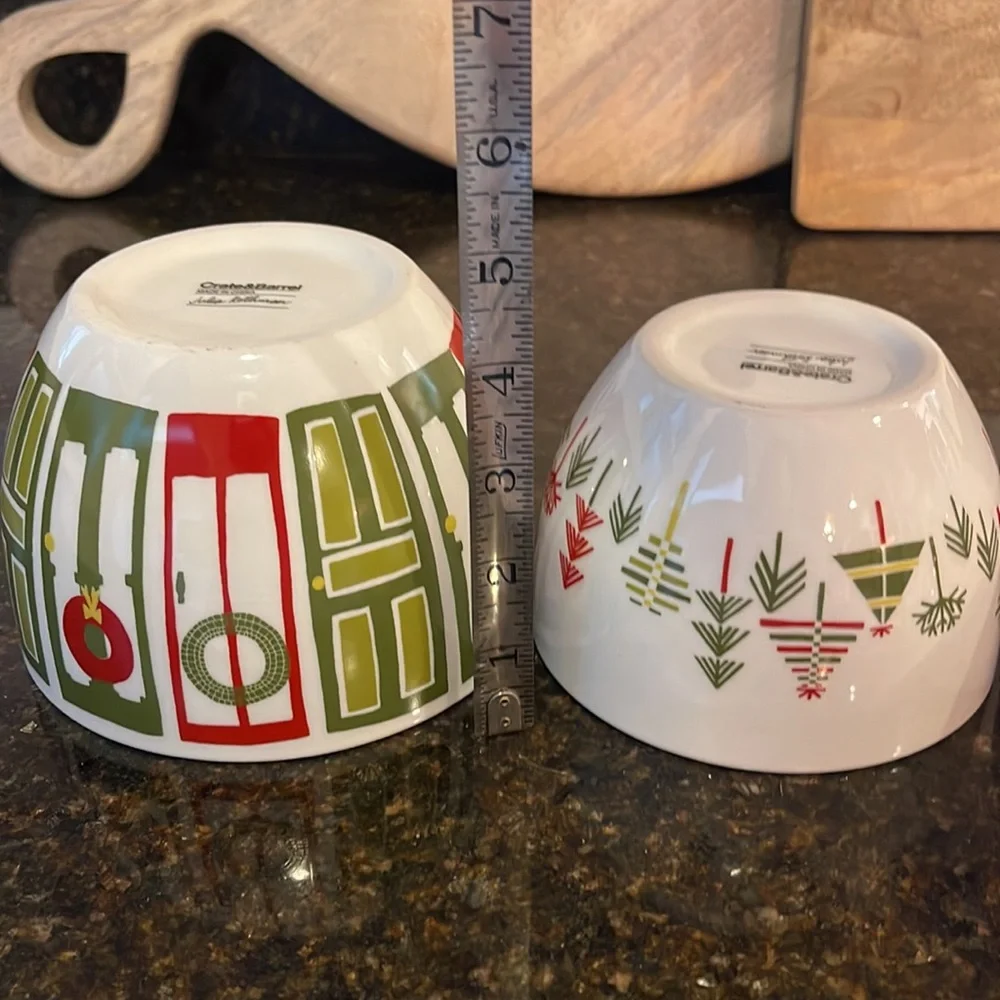 Crate&Barrel set of three nesting bowls Julia Rothman Holiday